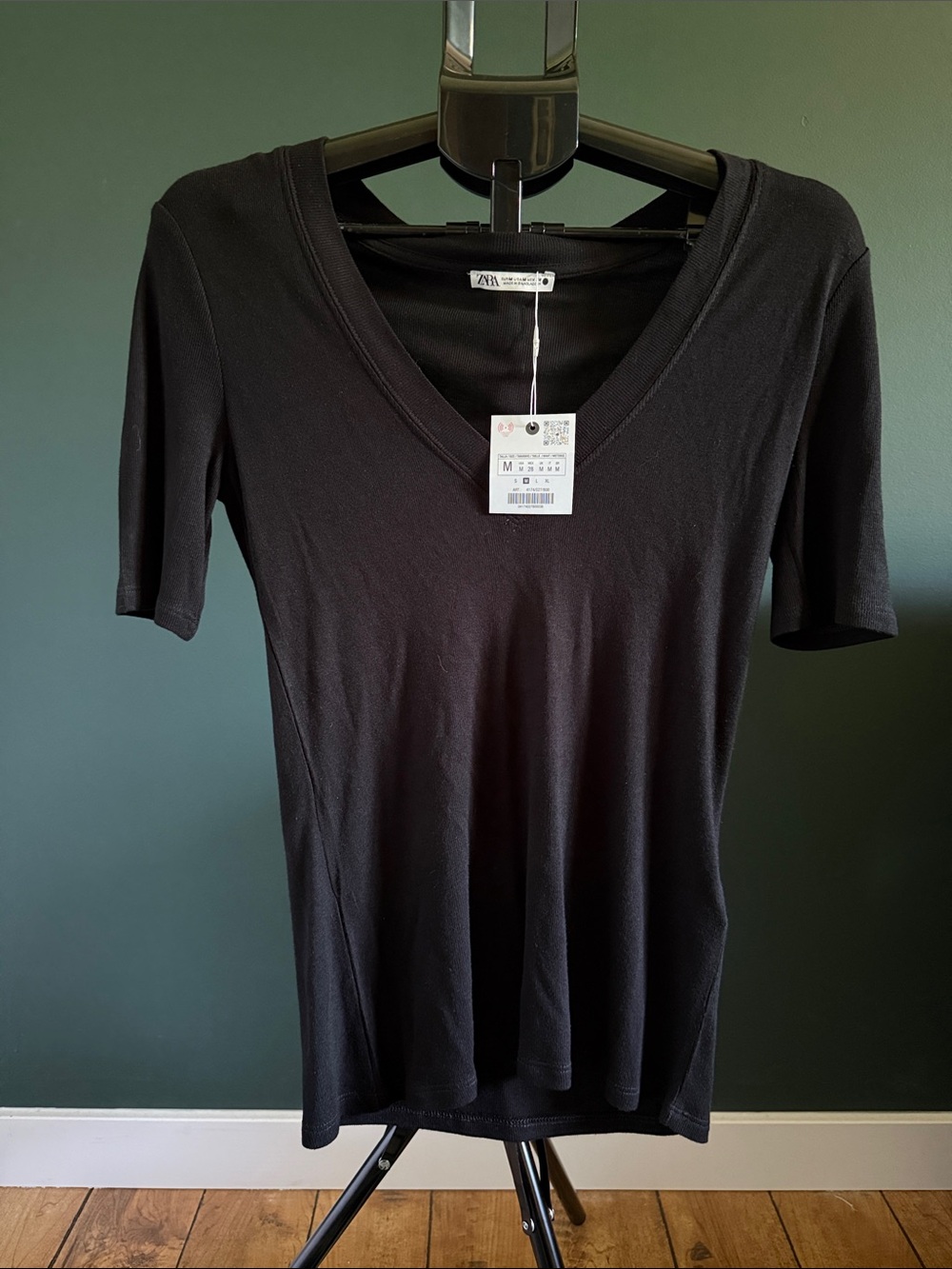 Zara Black V-Neck Short Sleeve Tee